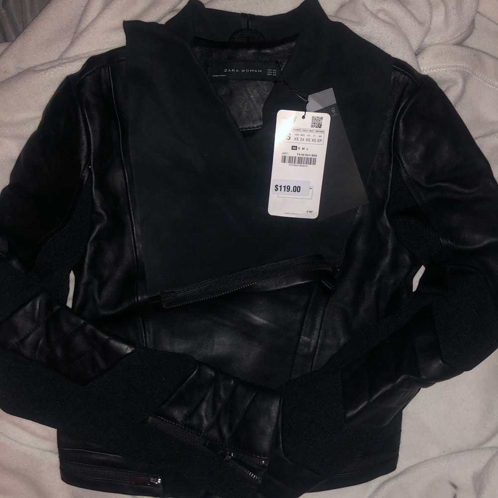 XS Zara Women's Black Leather Jacket w/ arm detail